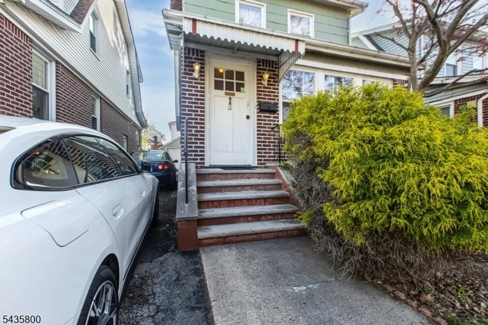 13 Front St, North Arlington, NJ 07031