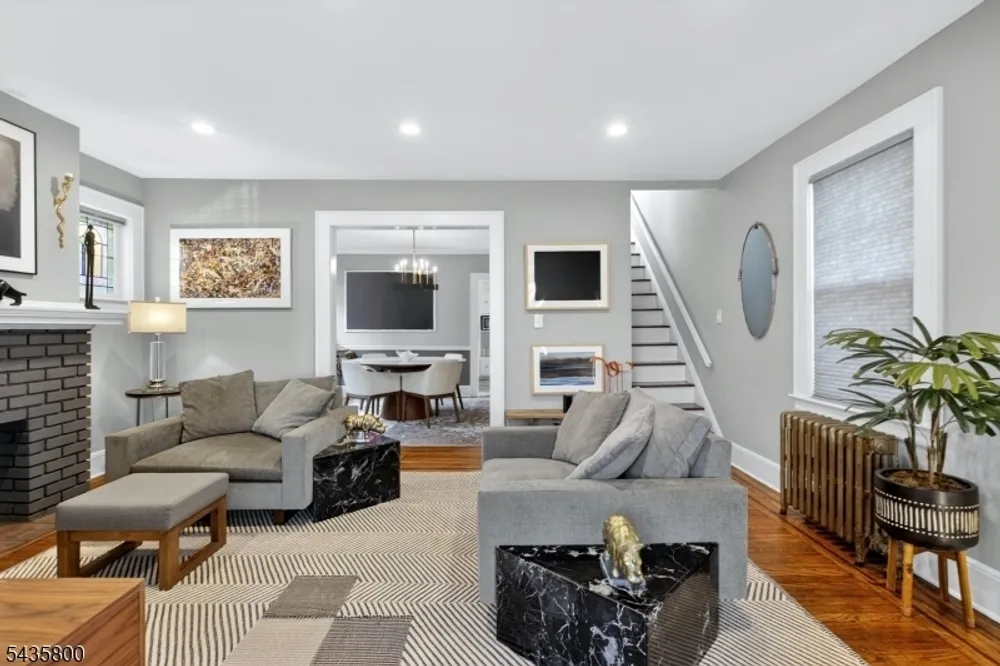 13 Front St, North Arlington, NJ 07031
