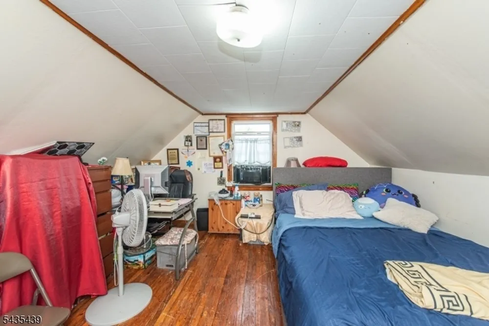 43 Fritz St, Bloomfield, NJ 07003