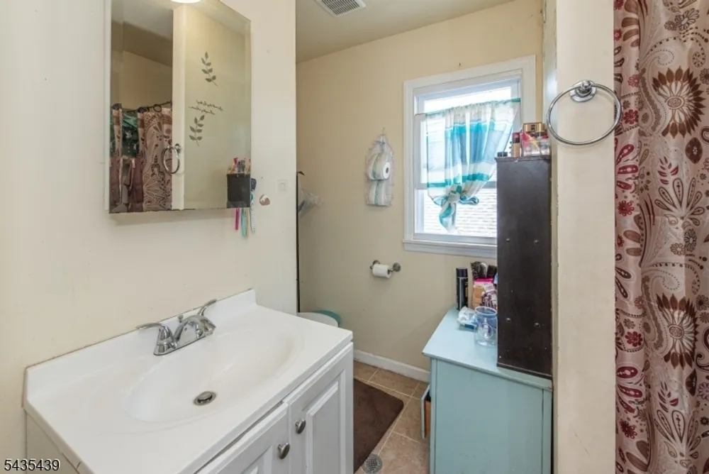 43 Fritz St, Bloomfield, NJ 07003
