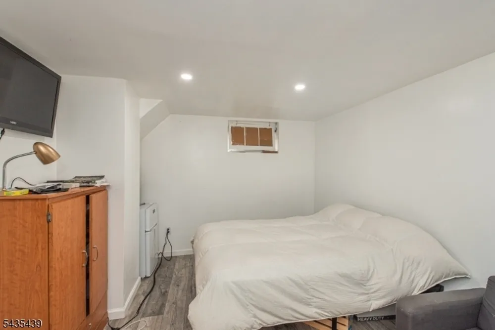 43 Fritz St, Bloomfield, NJ 07003