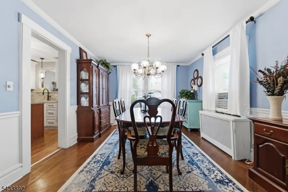 65 Carteret St, Bloomfield, NJ 07003