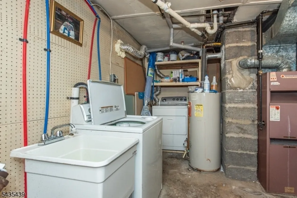 43 Fritz St, Bloomfield, NJ 07003