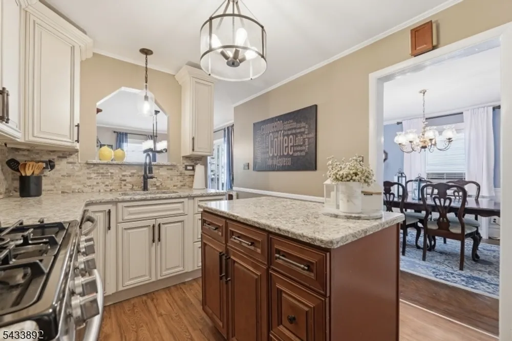 65 Carteret St, Bloomfield, NJ 07003
