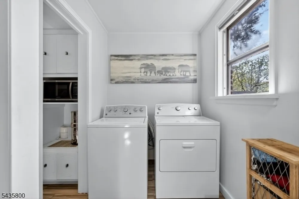 13 Front St, North Arlington, NJ 07031