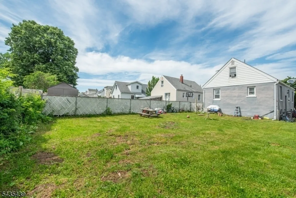 43 Fritz St, Bloomfield, NJ 07003