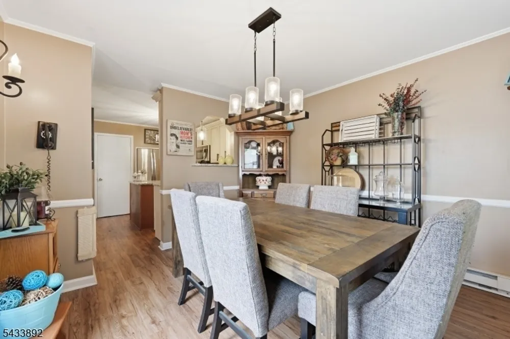 65 Carteret St, Bloomfield, NJ 07003