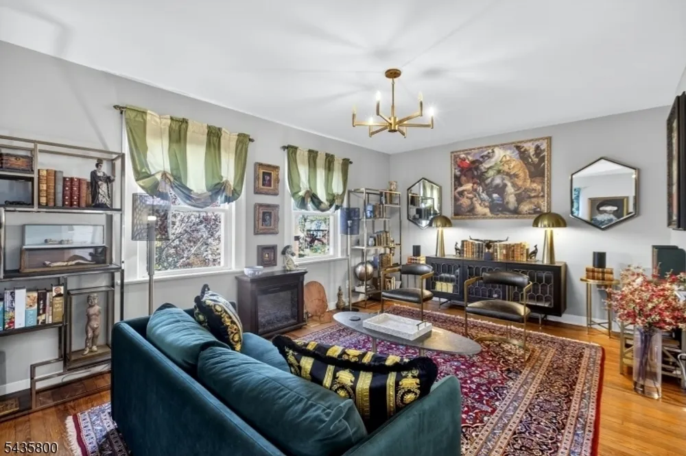 13 Front St, North Arlington, NJ 07031