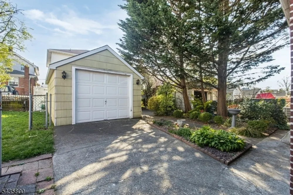 13 Front St, North Arlington, NJ 07031