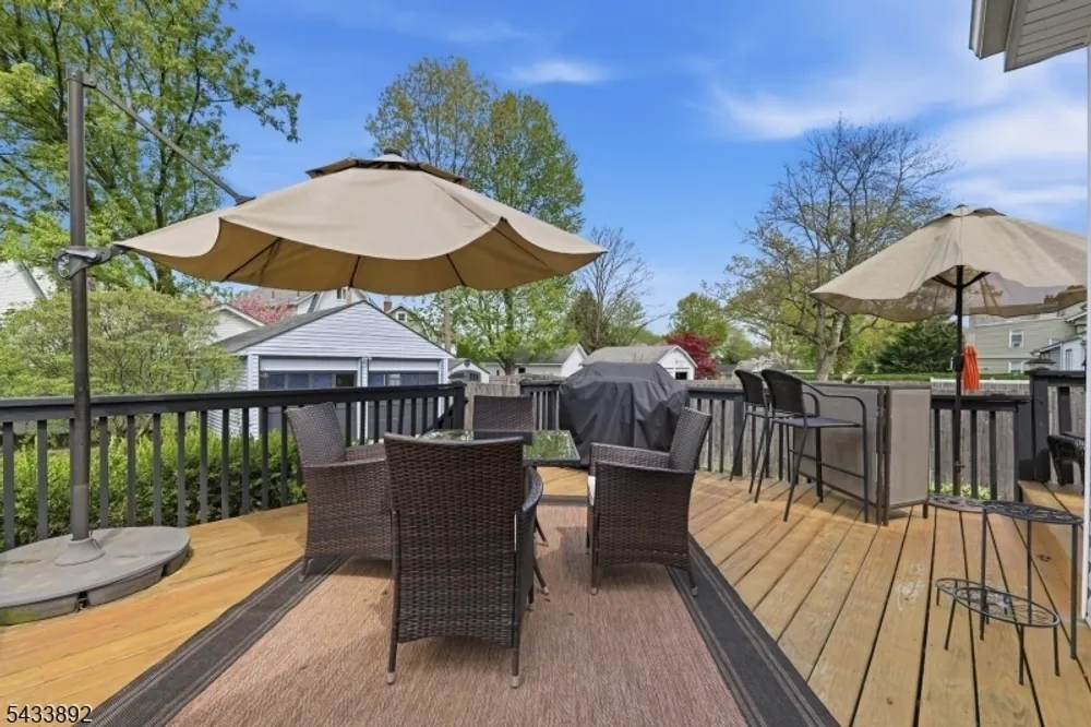 65 Carteret St, Bloomfield, NJ 07003