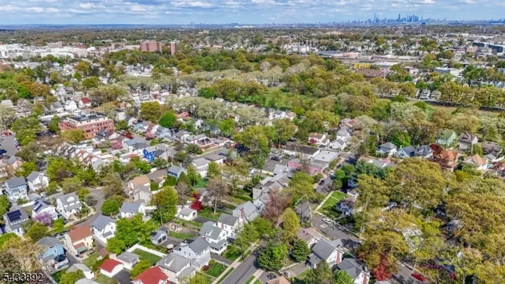 65 Carteret St, Bloomfield, NJ 07003