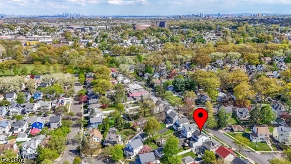 65 Carteret St, Bloomfield, NJ 07003