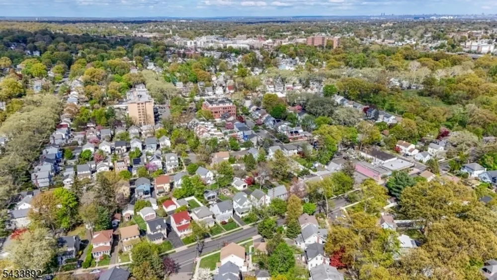 65 Carteret St, Bloomfield, NJ 07003