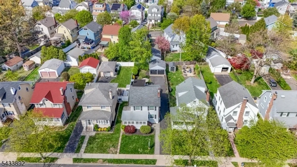65 Carteret St, Bloomfield, NJ 07003