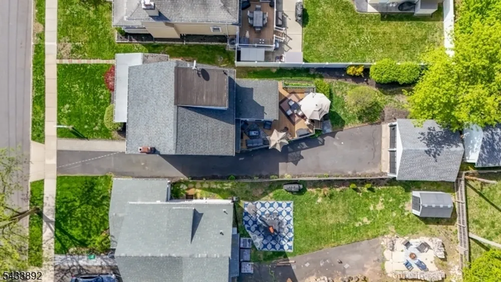 65 Carteret St, Bloomfield, NJ 07003