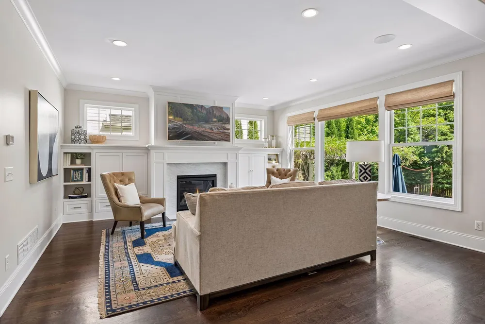 4535 W 56th St, Edina, MN 55424