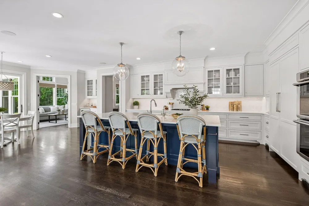 4535 W 56th St, Edina, MN 55424