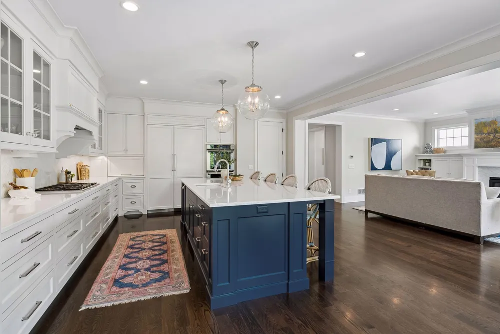 4535 W 56th St, Edina, MN 55424