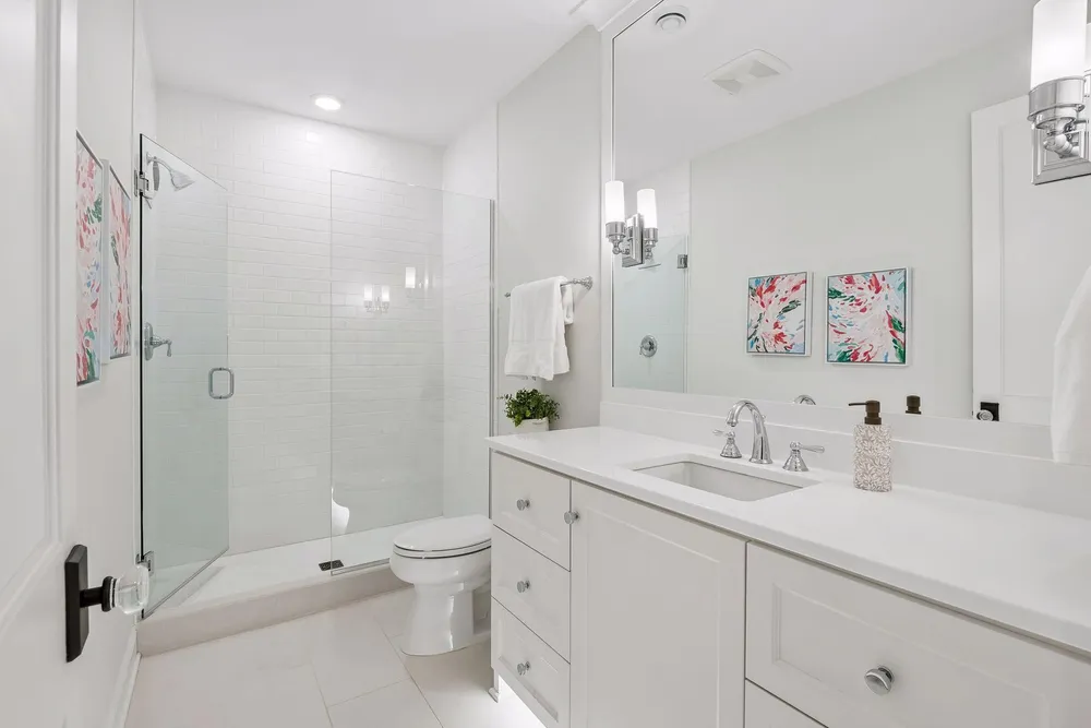 4535 W 56th St, Edina, MN 55424