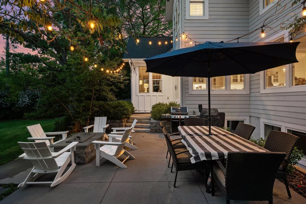4535 W 56th St, Edina, MN 55424