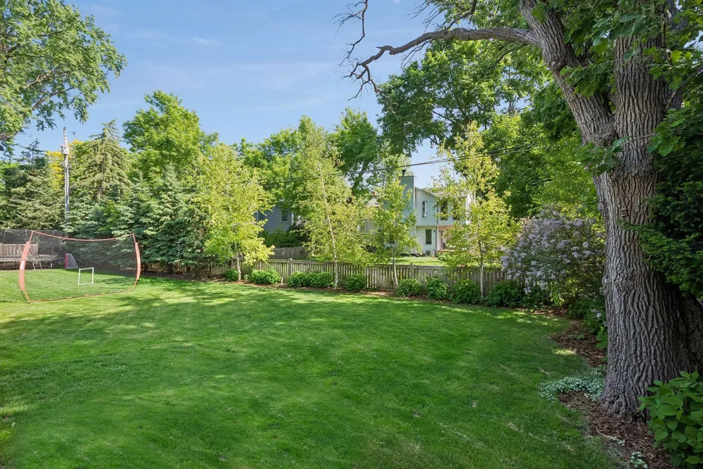 4535 W 56th St, Edina, MN 55424