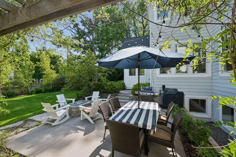 4535 W 56th St, Edina, MN 55424