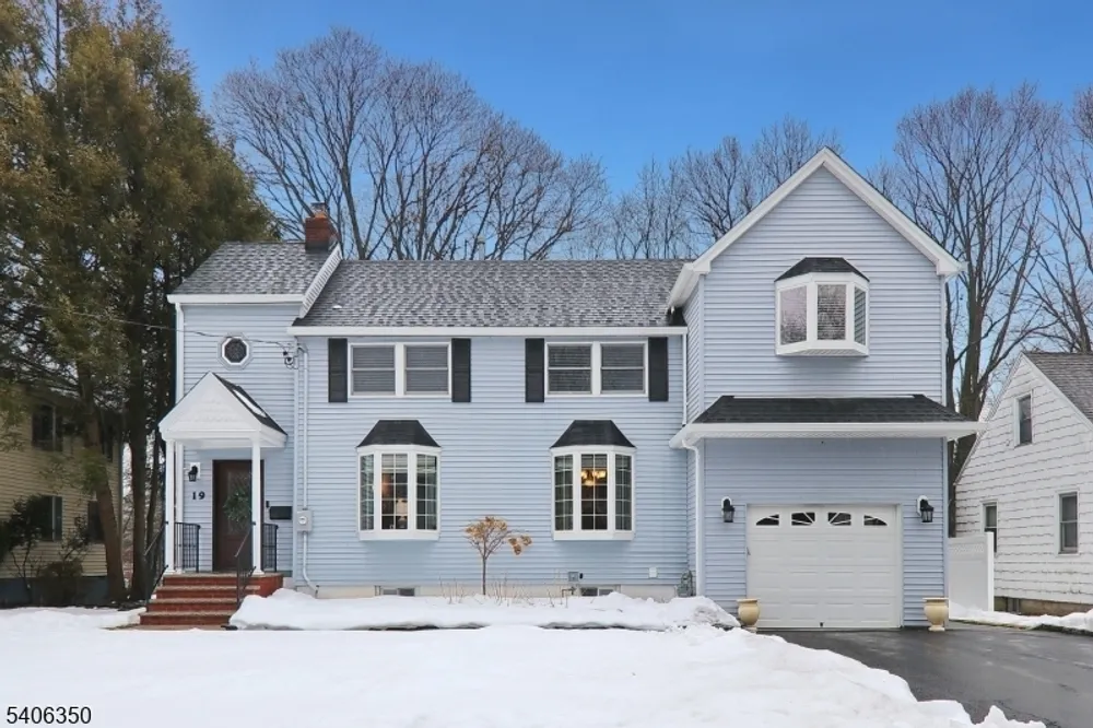 19 Munsee Dr, Cranford, NJ 07016