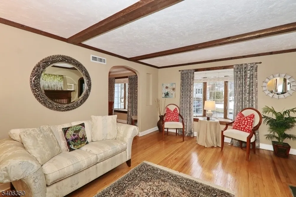 19 Munsee Dr, Cranford, NJ 07016