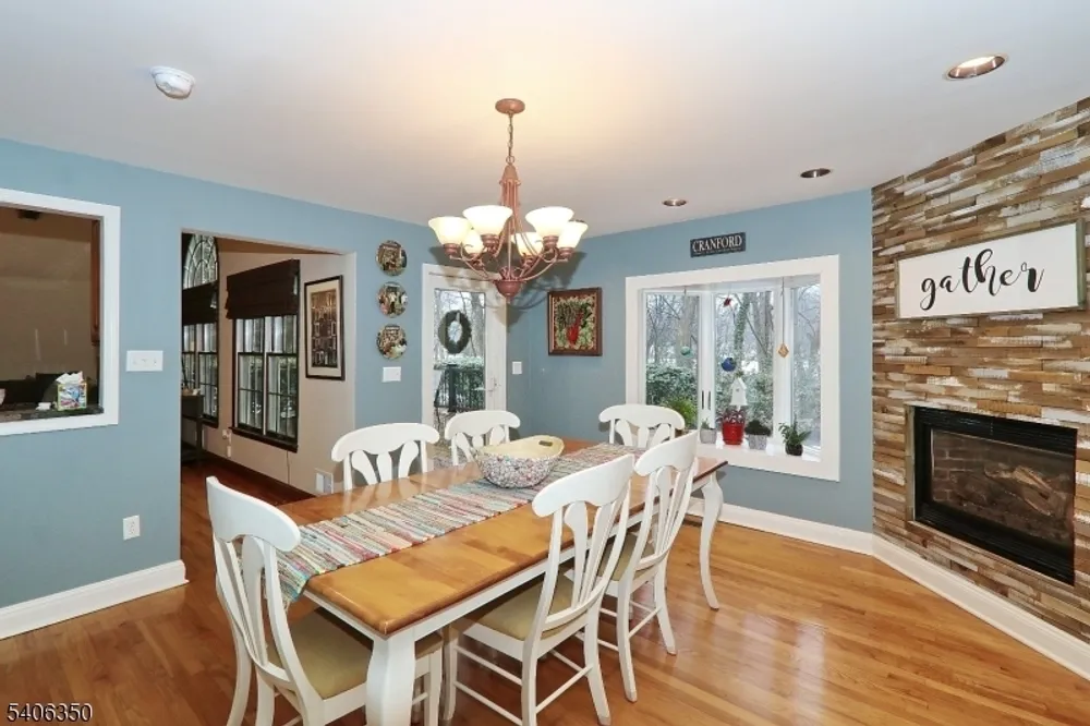 19 Munsee Dr, Cranford, NJ 07016