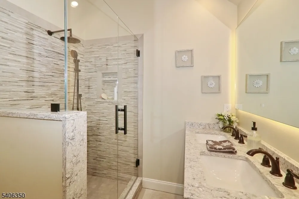 19 Munsee Dr, Cranford, NJ 07016