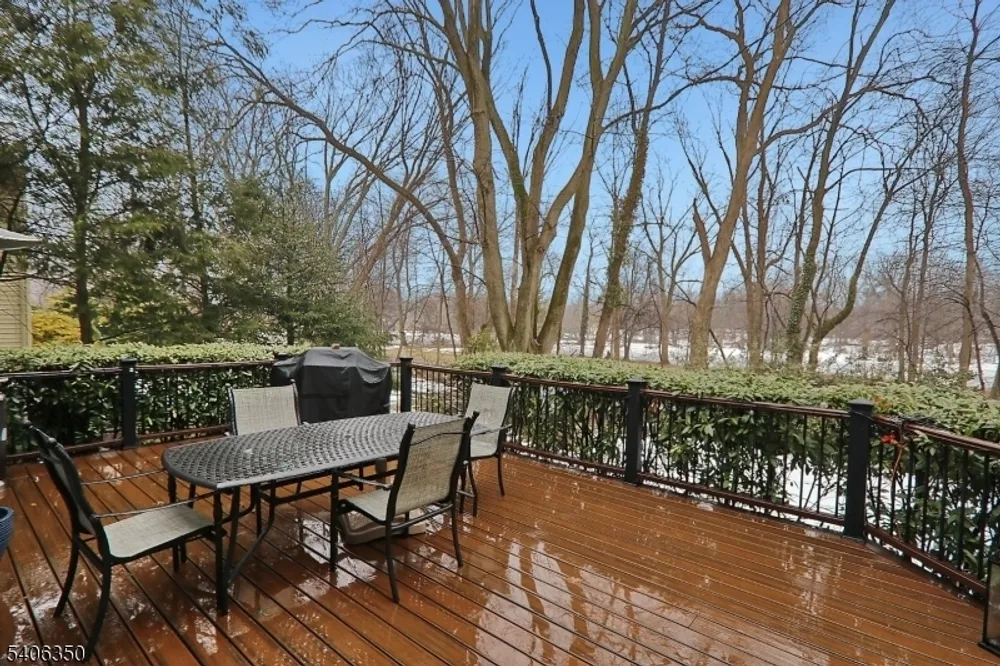 19 Munsee Dr, Cranford, NJ 07016