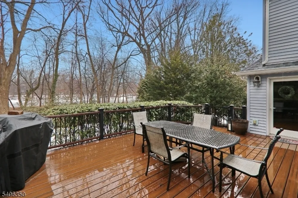 19 Munsee Dr, Cranford, NJ 07016
