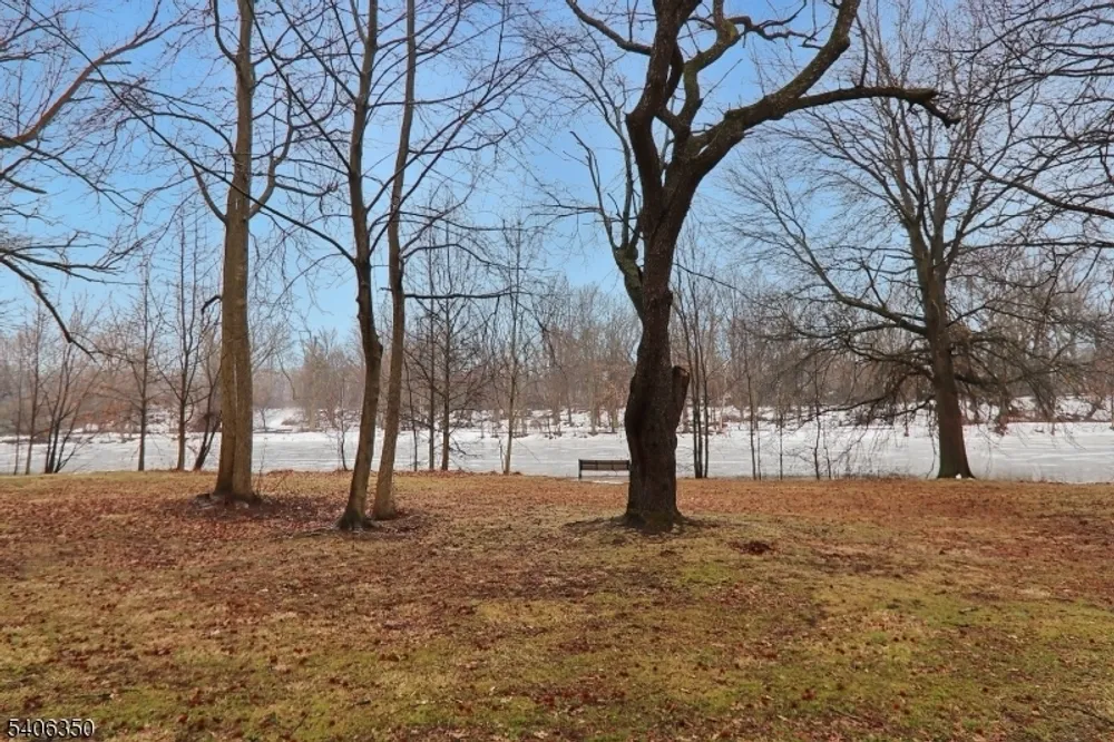 19 Munsee Dr, Cranford, NJ 07016