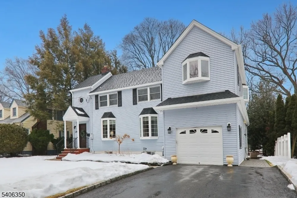 19 Munsee Dr, Cranford, NJ 07016