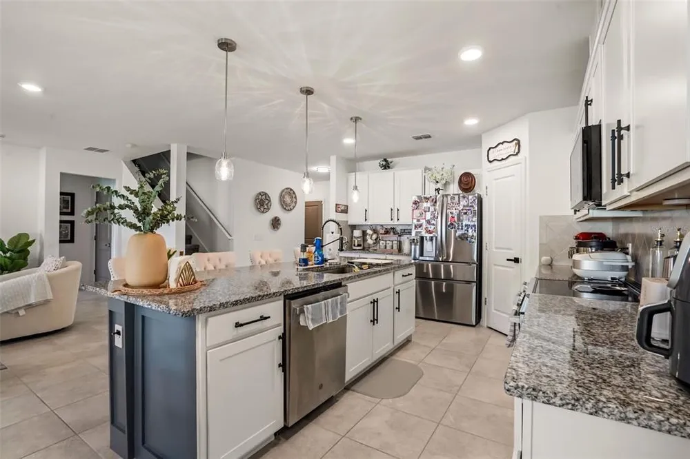 1217 Michelangelo Ln, Winter Haven, FL 33884