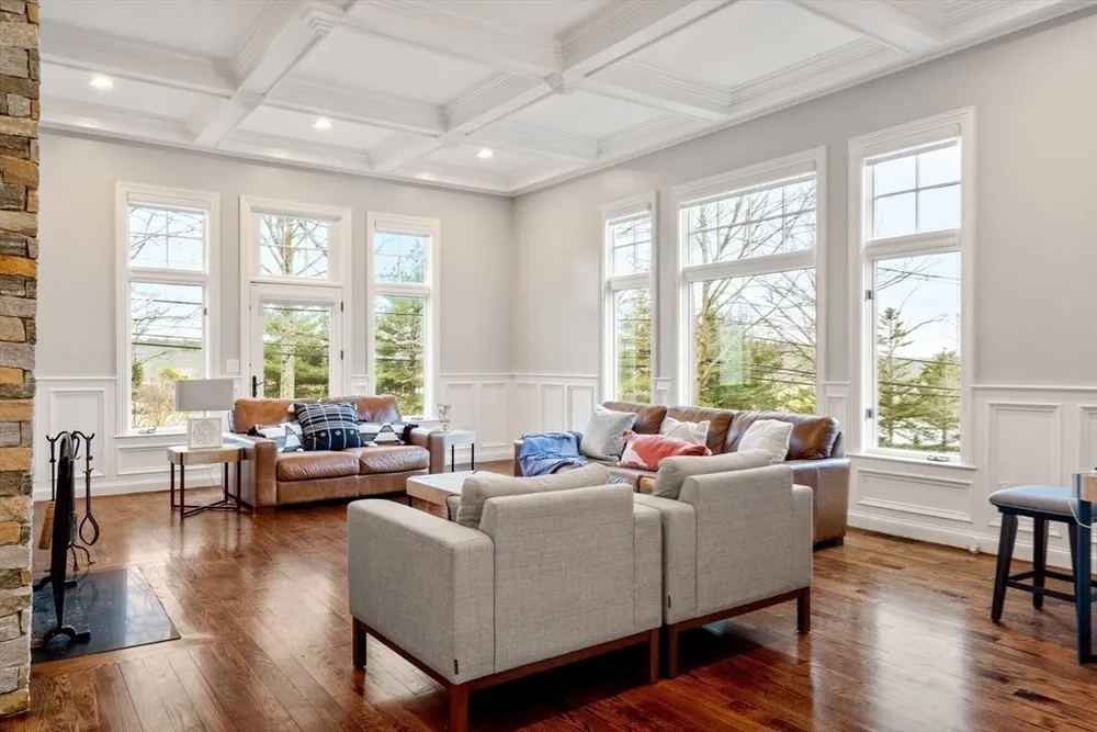7 Schoolmaster Ln, Dedham, MA 02026