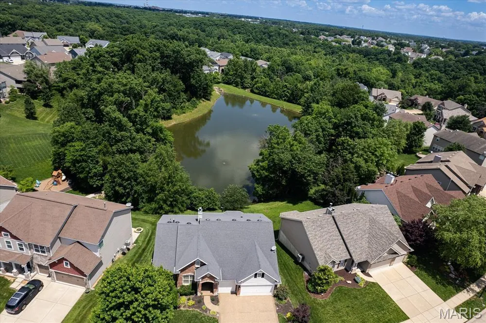 165 Carlton Point Dr, Wentzville, MO 63385