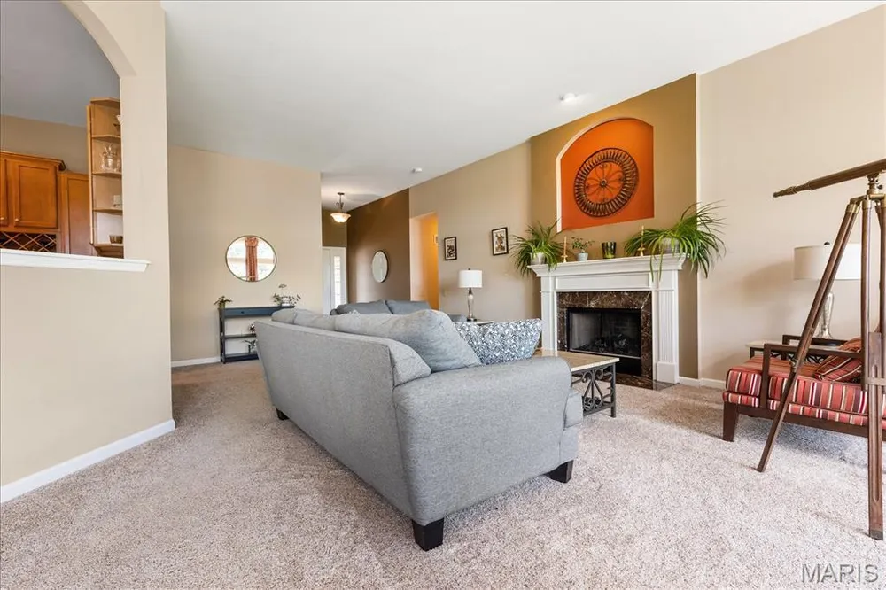165 Carlton Point Dr, Wentzville, MO 63385