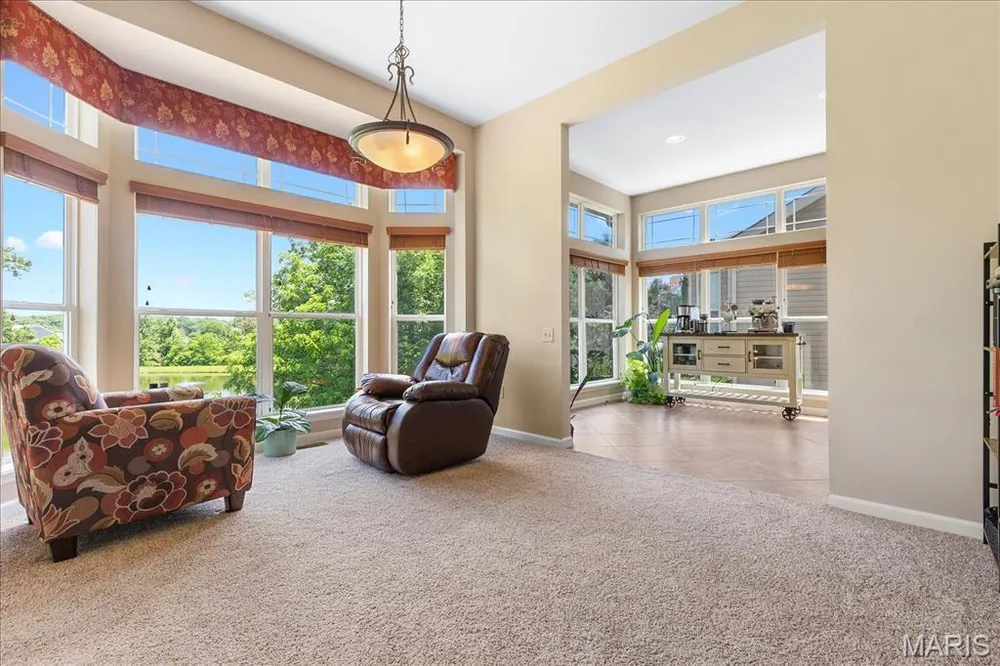 165 Carlton Point Dr, Wentzville, MO 63385