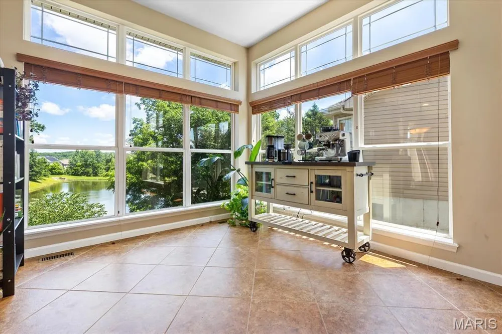 165 Carlton Point Dr, Wentzville, MO 63385