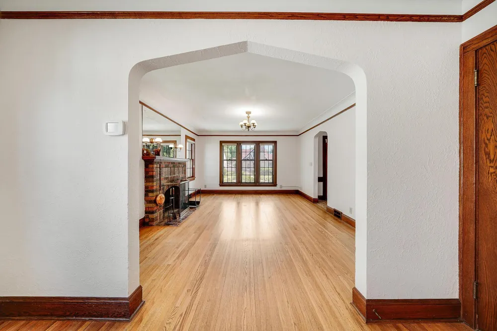 1525 Asbury St, Saint Paul, MN 55108