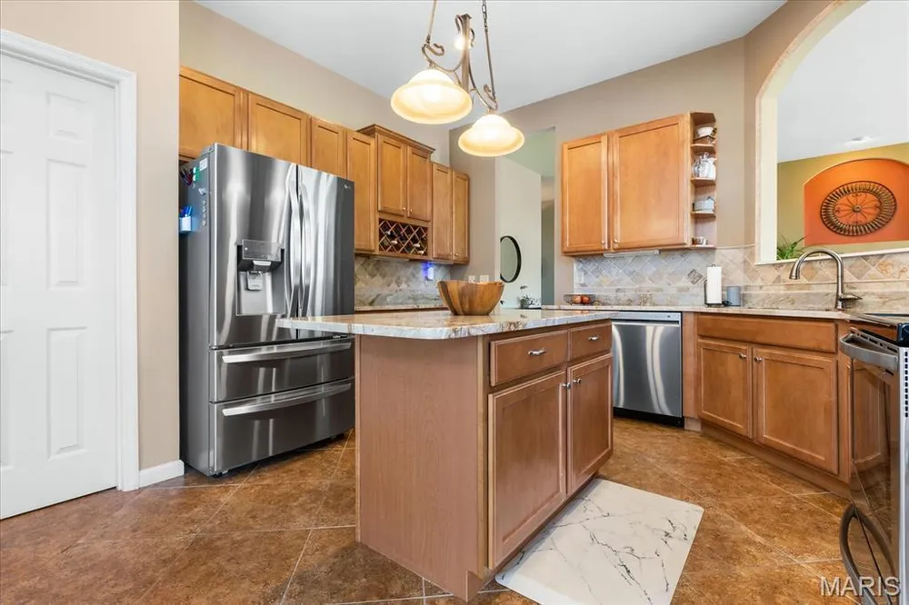 165 Carlton Point Dr, Wentzville, MO 63385