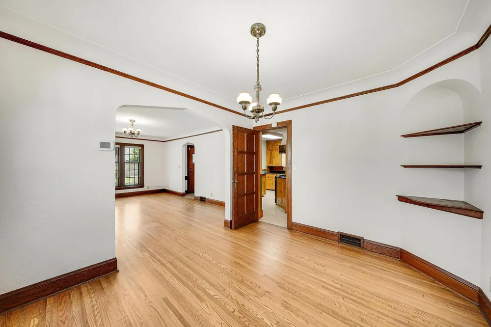 1525 Asbury St, Saint Paul, MN 55108