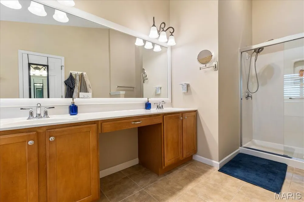 165 Carlton Point Dr, Wentzville, MO 63385