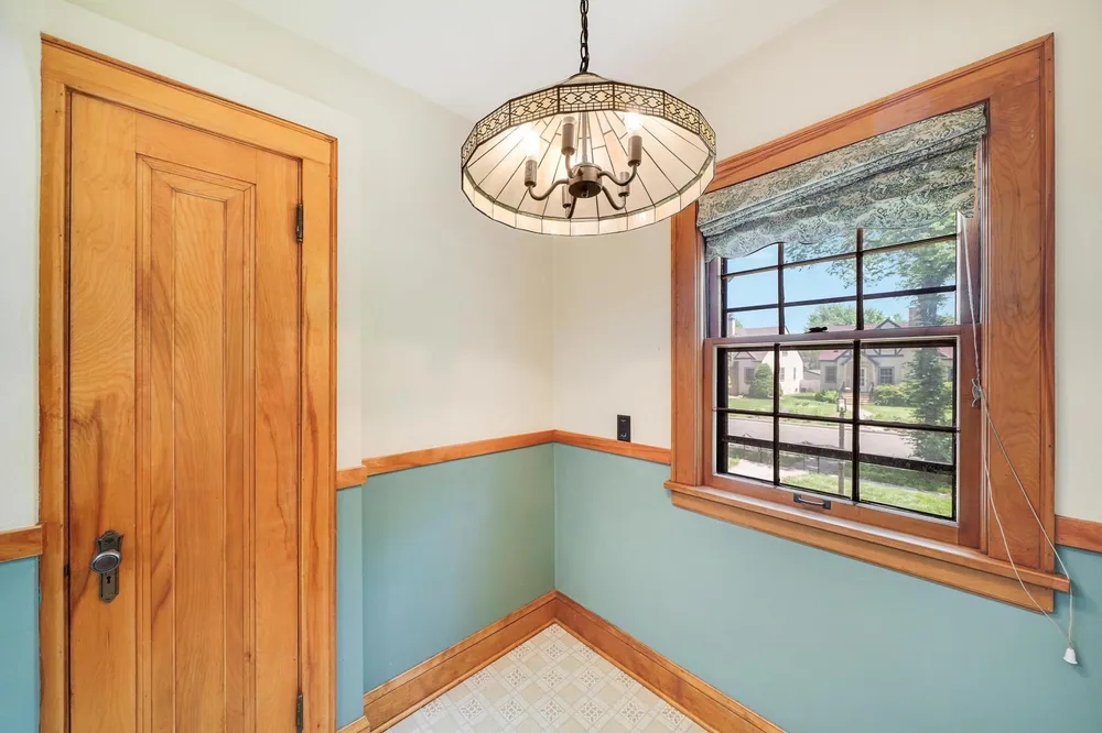 1525 Asbury St, Saint Paul, MN 55108