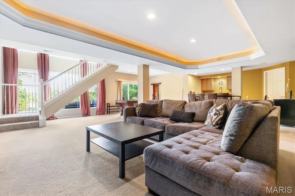 165 Carlton Point Dr, Wentzville, MO 63385