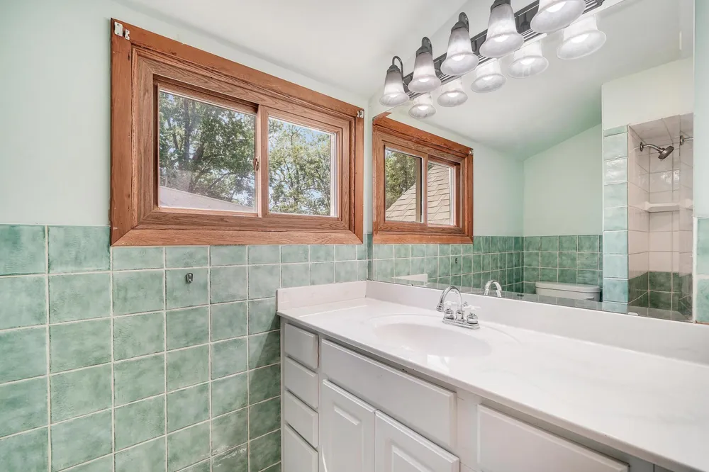 1525 Asbury St, Saint Paul, MN 55108