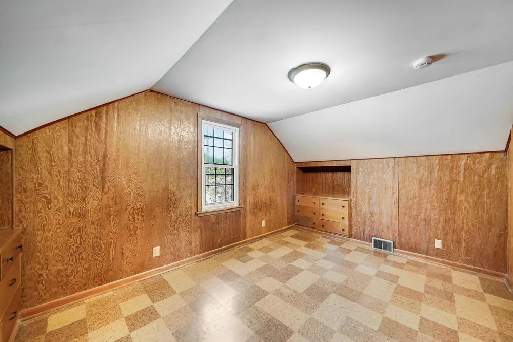 1525 Asbury St, Saint Paul, MN 55108