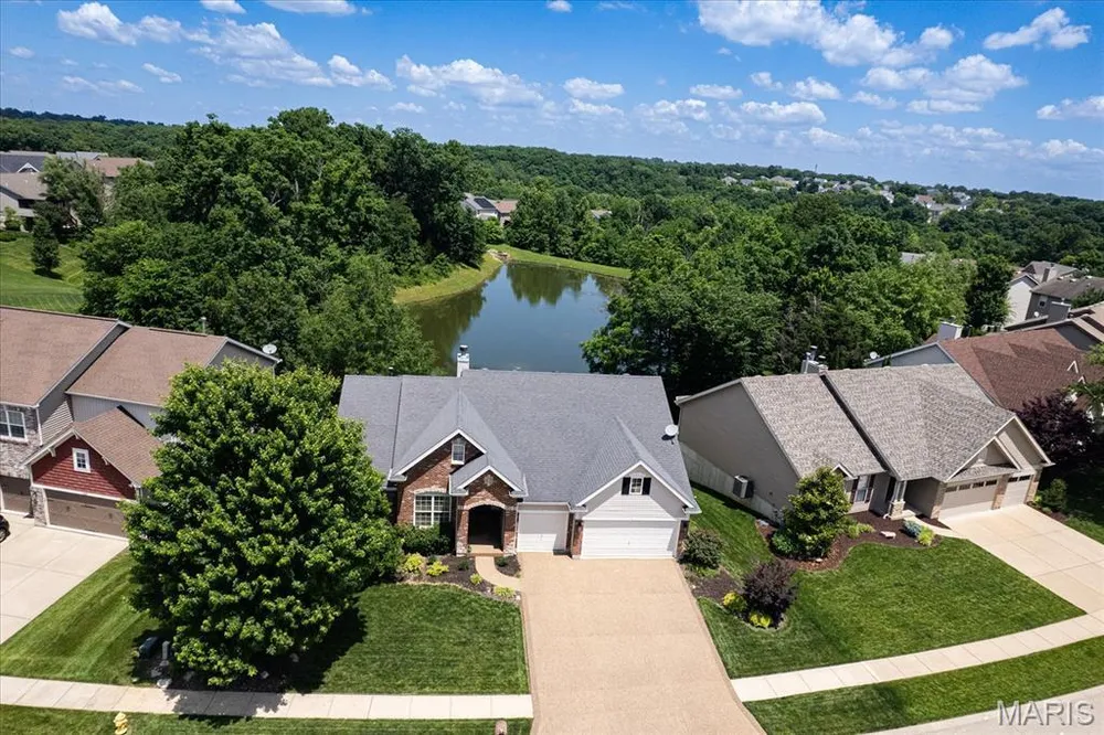 165 Carlton Point Dr, Wentzville, MO 63385