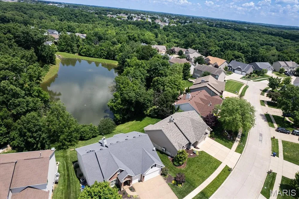 165 Carlton Point Dr, Wentzville, MO 63385
